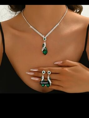 Emerald Heart Teardrop Necklace & Earrings Set - Green